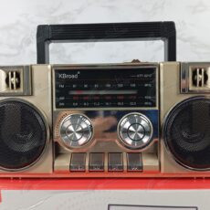 Rádio FM AM E SW Com USB E Tocador De Música Energia Solar KTF-2210